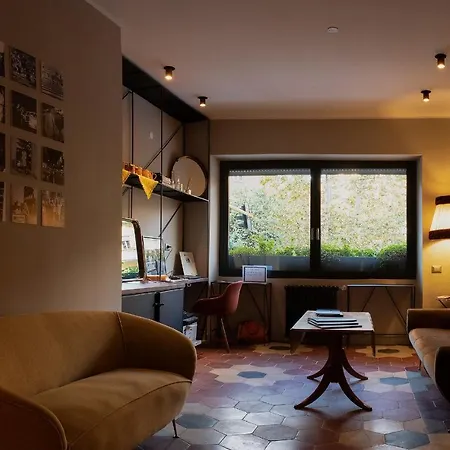 The Place Couette-café