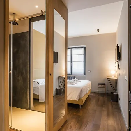 The Place לינה וארוחת בוקר 3*