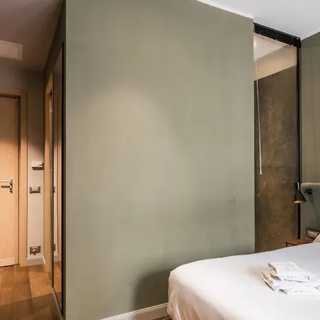 The Place 3* רומא