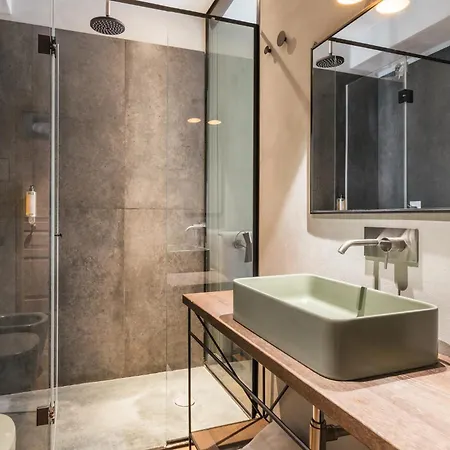 The Place 3* רומא