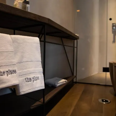 The Place לינה וארוחת בוקר רומא