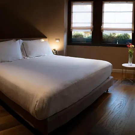 The Place 3* Rom