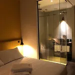 The Place לינה וארוחת בוקר רומא